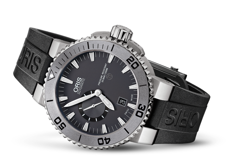 Aquis Titan Small Second, Date
