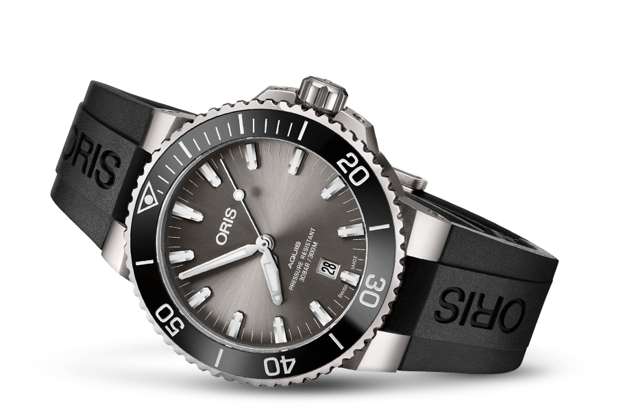 Aquis Titanium Date