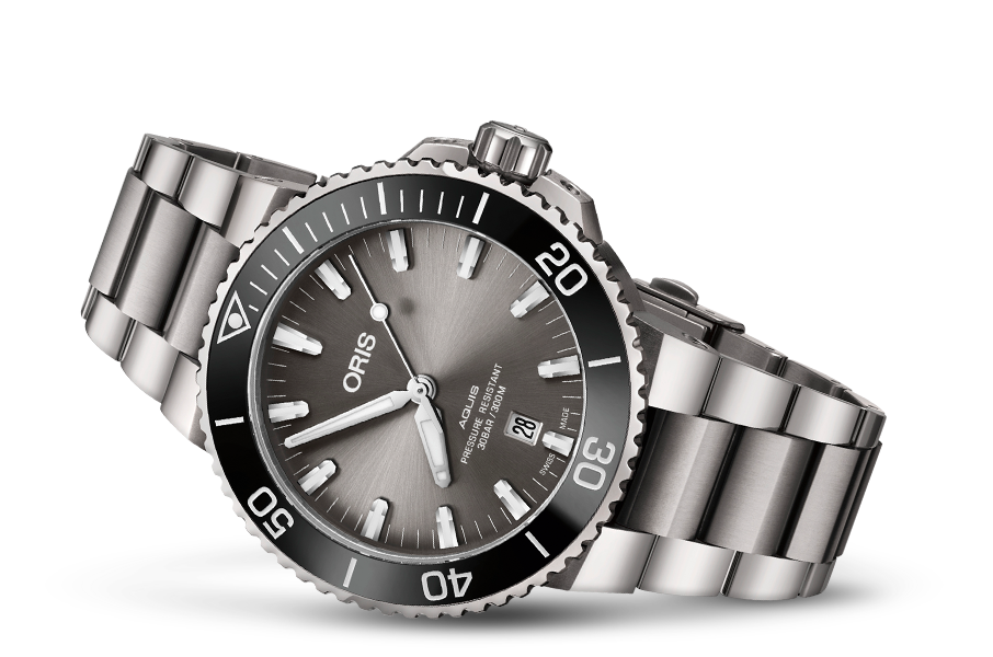 Aquis Titanium Date