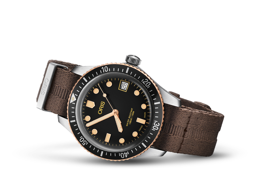 Divers Sixty-Five