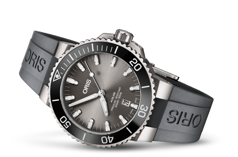 Aquis Titanium Date