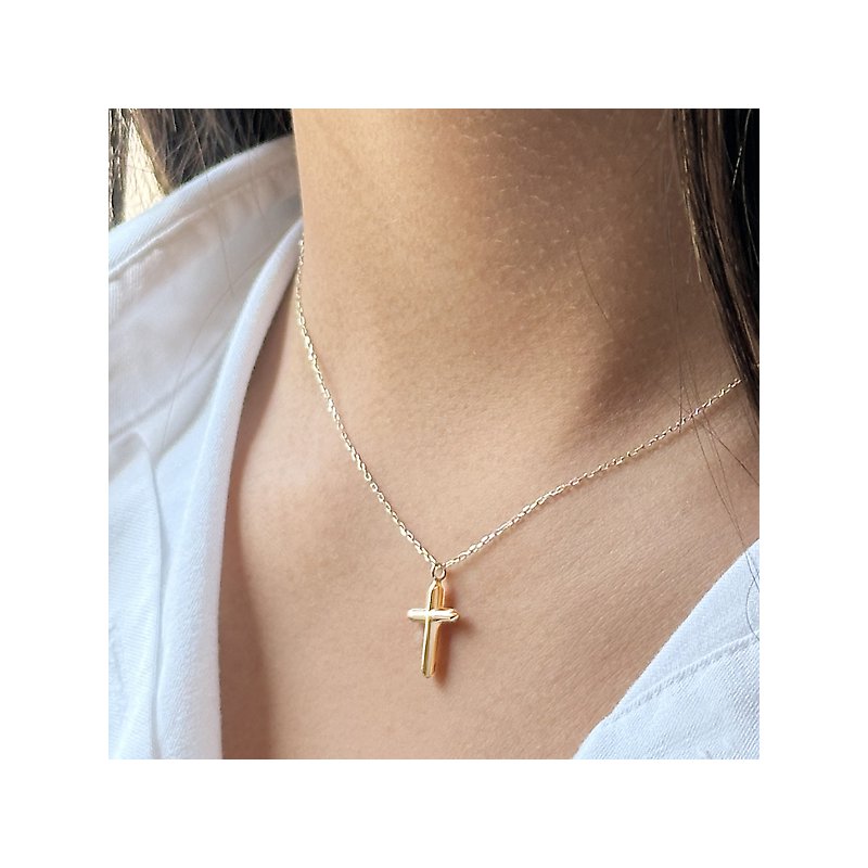 Italian 14kt Cross Necklace
