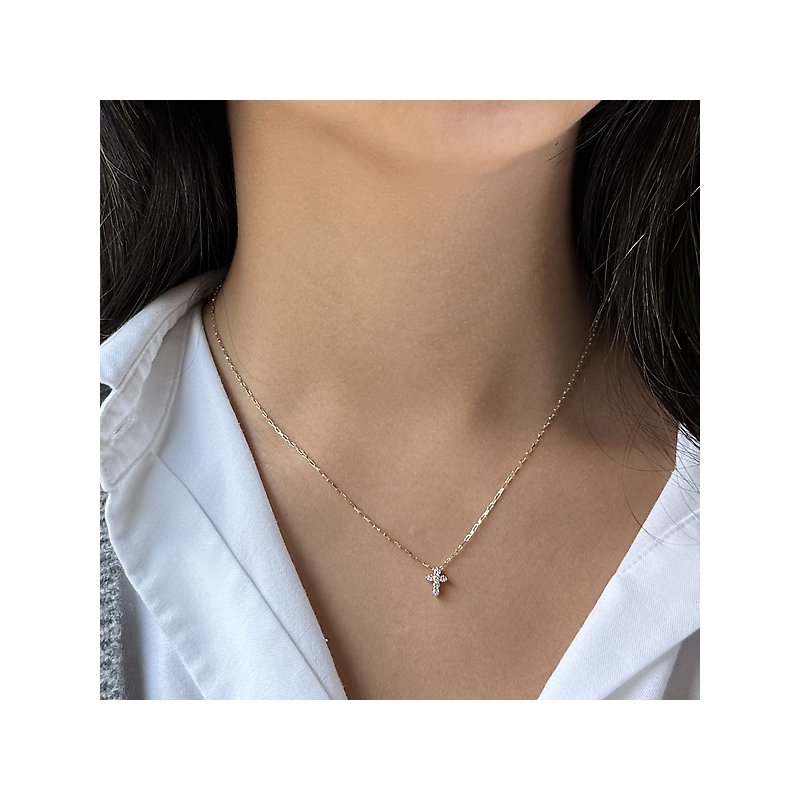14kt Diamond Cross Necklace