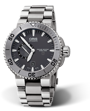 Aquis Titan Small Second, Date